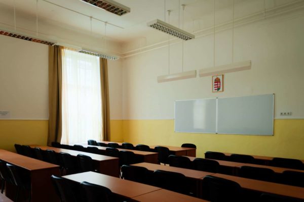 Pannon Kincstár iskola barátságos, és hívogató tanterme. Az oktatás egy helyszíne. Budapest Váci utca 47.