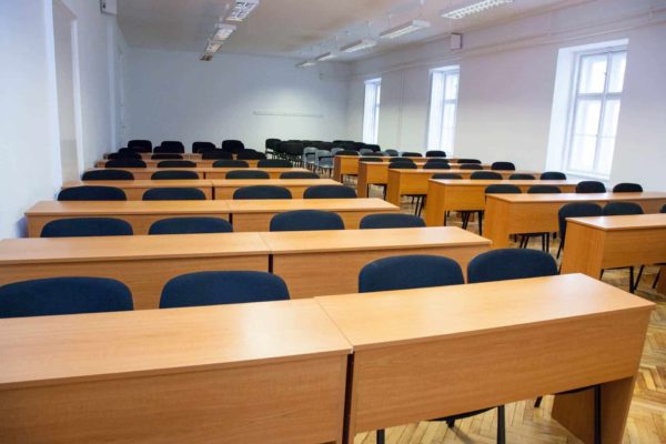 Oktatás a belváros szívében. Pannon Kincstár oktatóterem, a tanulás helyszíne. Budapest Váci utca 47. Megújult online képzések. Terembérlés.