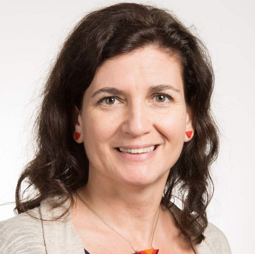 Sümeginé Hamvas Enikő a Pannon Kincstár oktatója. Gyógypedagógus, Pest Megyei Pedagógiai Szakszolgálat, Budakeszi.