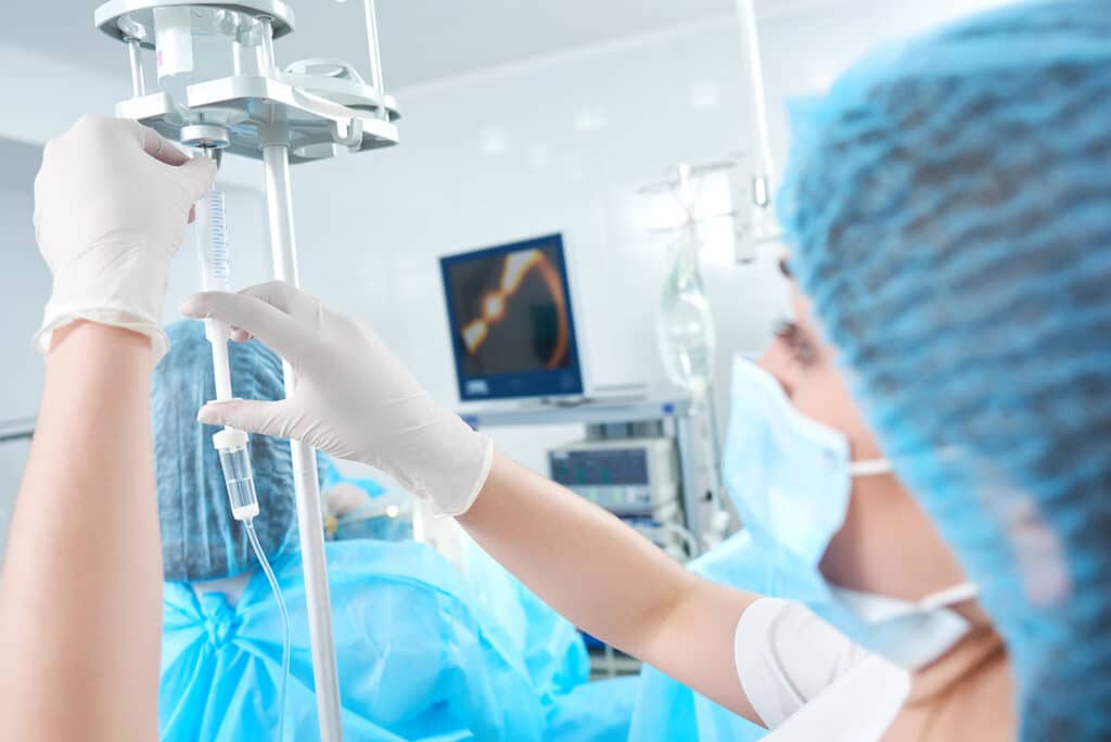 A műtő különleges világában megérezzük, hogy nekünk itt van dolgunk. Perioperatív asszisztens képzés visszanézhető videókkal, online jegyzetekkel a Pannon Kincstár által. Újratervezés a segítő szakmák felé.