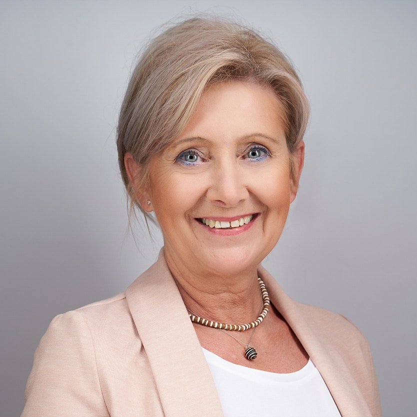 Pákozdi Szilvia Pákozdi Szilvia Zuglói Egészségügyi Szolgálat BARDENT Kft., Kavics Dental Pannon Kincstár, oktató