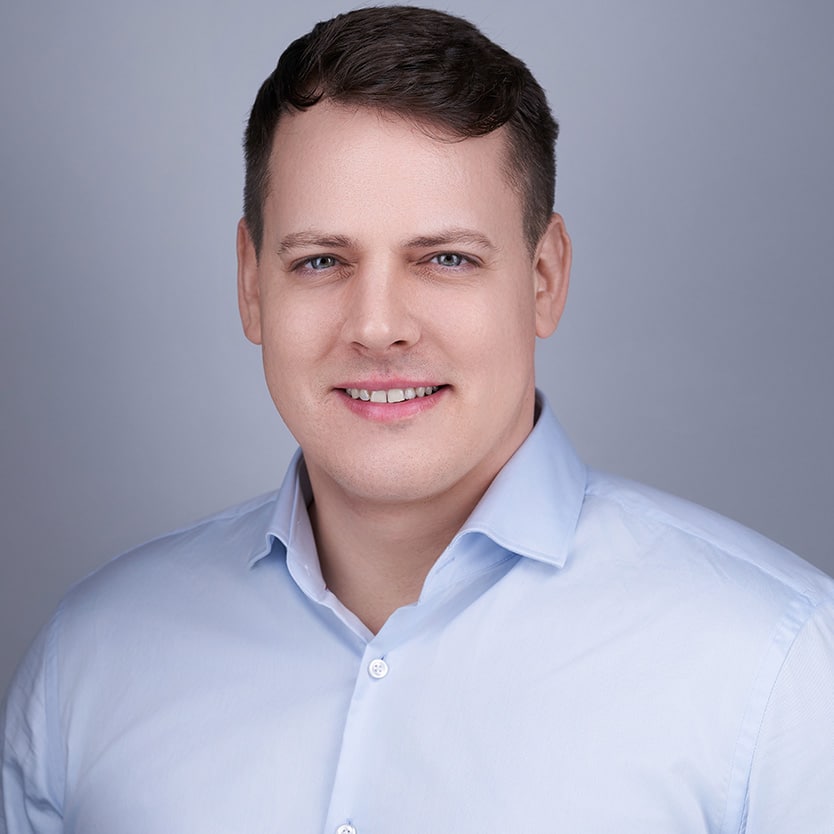 Lakos Gábor Lakos Gábor Zoltán Fogtechnikus, Philips Sales Manager Pannon Kincstár, oktató